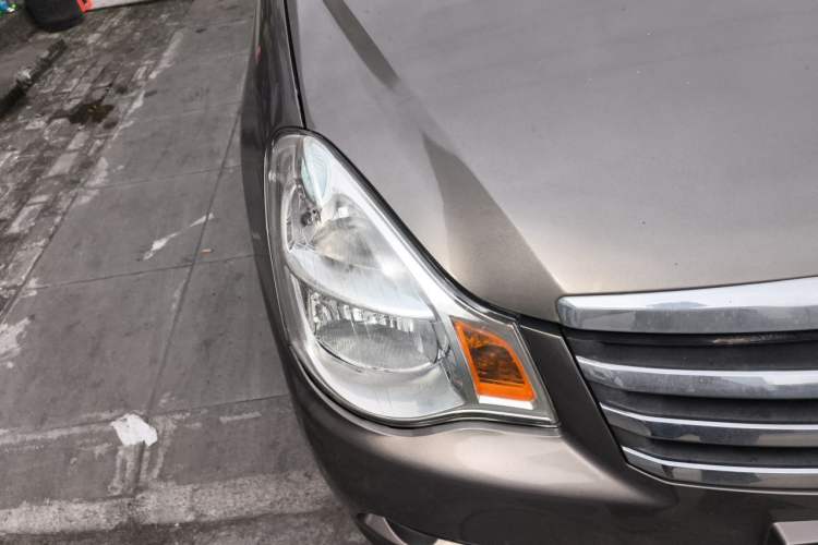 Used Nissan Sylphy 2012 Classic 1.6XE Manual Comfort Edition Right Front Headlight