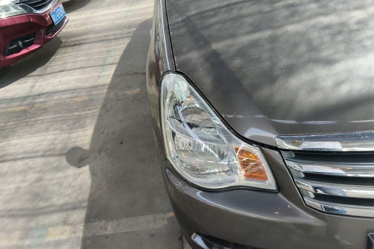 Used Nissan Sylphy 2012 Classic 1.6XL Manual Luxury Edition Right Front Headlight