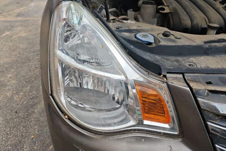Used Nissan Sylphy 2012 Classic 1.6XE Automatic Comfort Edition Right Front Headlight