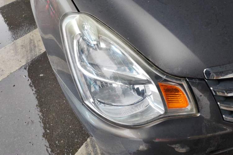 Used Nissan Sylphy 2012 Classic 1.6XE Automatic Comfort Edition Right Front Headlight