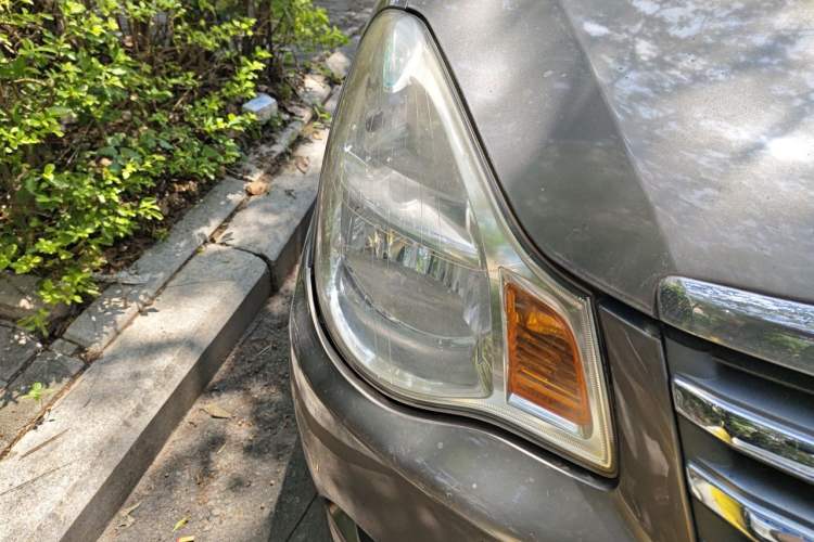 Used Nissan Sylphy 2012 Classic 1.6XE Manual Comfort Edition Right Front Headlight