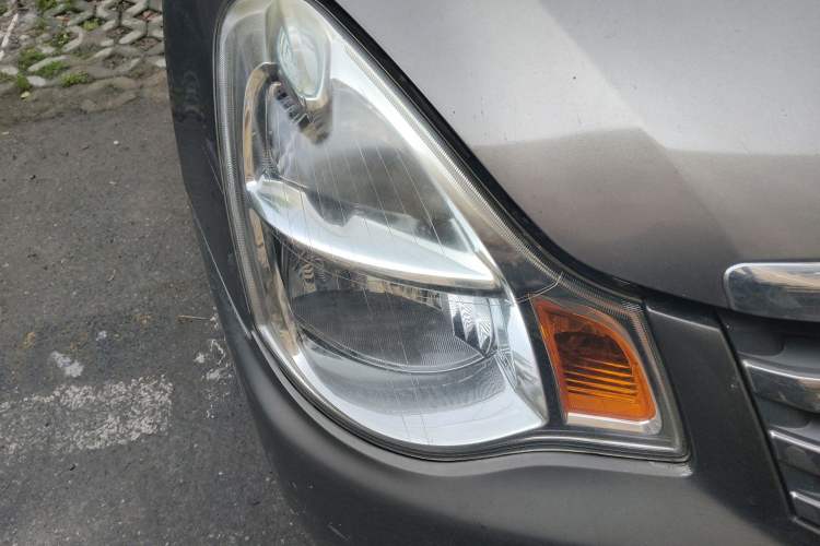 Used Nissan Sylphy 2012 Classic 1.6XE Manual Comfort Edition Right Front Headlight