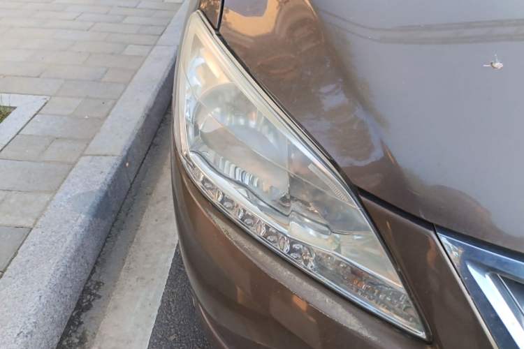 Used Nissan Sylphy 2012 1.6XE CVT Comfort Edition Right Front Headlight