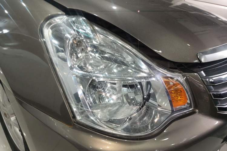 Used Nissan Sylphy 2012 Classic 1.6XE Automatic Comfort Edition Right Front Headlight