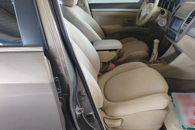 Used Nissan Sylphy 2012 Classic 1.6XE Manual Comfort Edition Right Front Seat