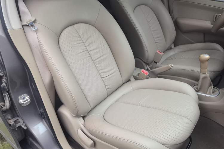 Used Nissan Sylphy 2012 Classic 1.6XL Manual Luxury Edition Right Front Seat