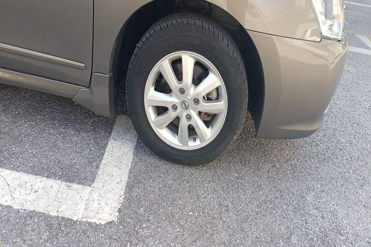 Used Nissan Sylphy 2012 Classic 1.6XE Automatic Comfort Edition Right Front Wheel Hub