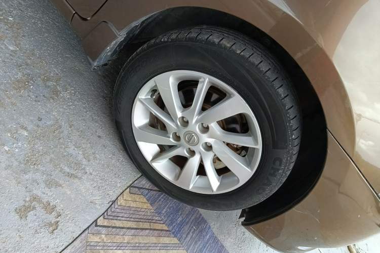 Used Nissan Sylphy 2012 1.8XL CVT Luxury Edition Right Front Wheel Hub