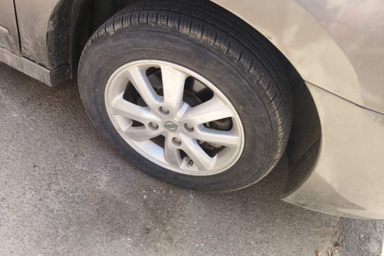 Used Nissan Sylphy 2012 Classic 1.6XE Automatic Comfort Edition Right Front Wheel Hub