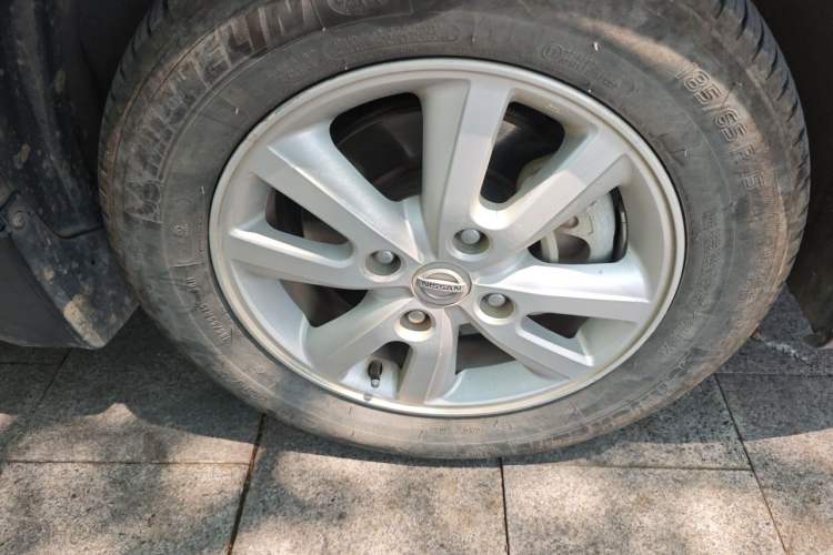 Used Nissan Sylphy 2012 Classic 1.6XE Manual Comfort Edition Right Front Wheel Hub