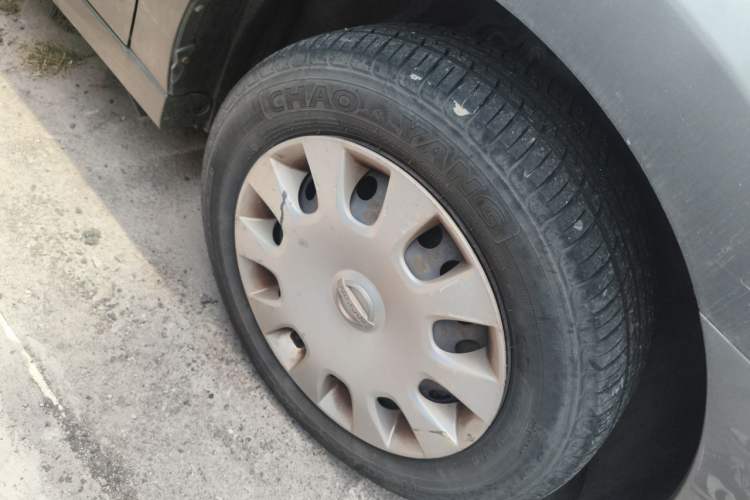 Used Nissan Sylphy 2012 Classic 1.6XE Manual Comfort Edition Right Front Wheel Hub