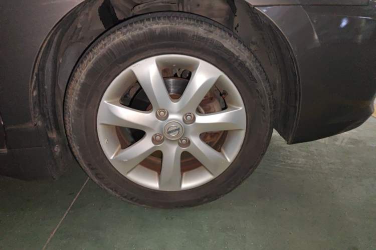 Used Nissan Sylphy 2012 Classic 1.6XE Automatic Comfort Edition Right Front Wheel Hub
