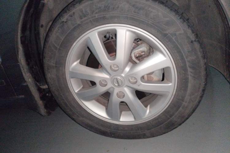 Used Nissan Sylphy 2012 Classic 1.6XE Automatic Comfort Edition Right Front Wheel Hub