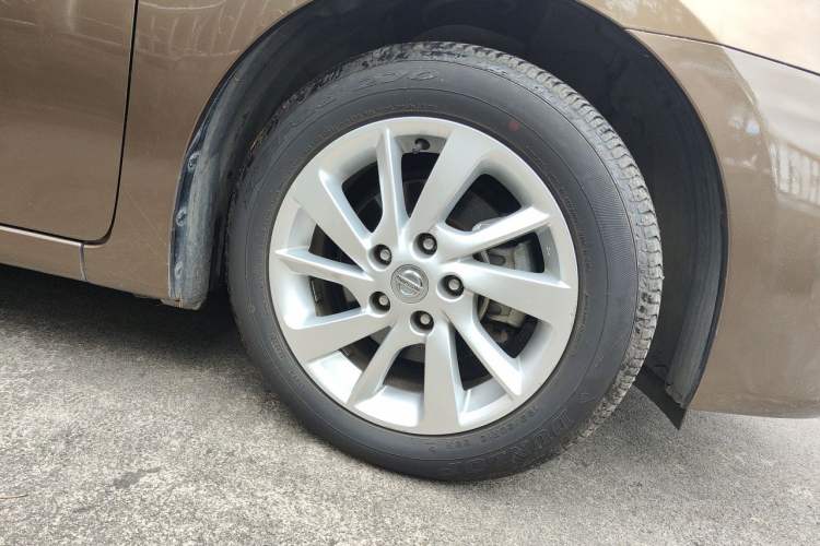 Used Nissan Sylphy 2012 1.6 XL CVT Luxury Edition Right Front Wheel Hub