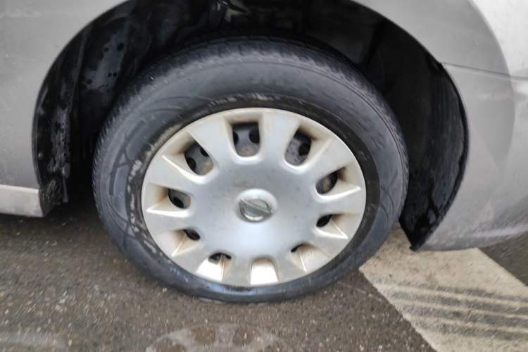 Used Nissan Sylphy 2012 Classic 1.6XE Automatic Comfort Edition Right Front Wheel Hub