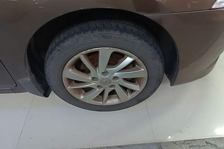 Used Nissan Sylphy 2012 1.6 XL CVT Luxury Edition Right Front Wheel Hub
