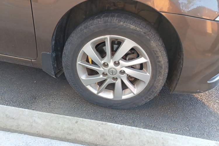 Used Nissan Sylphy 2012 1.6XE CVT Comfort Edition Right Front Wheel Hub