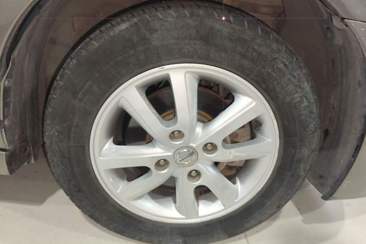 Used Nissan Sylphy 2012 Classic 1.6XE Automatic Comfort Edition Right Front Wheel Hub