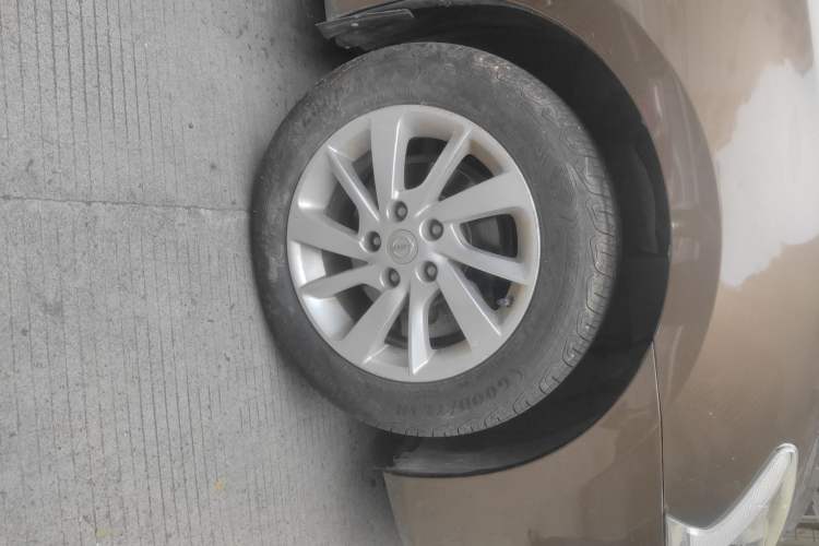 Used Nissan Sylphy 2012 1.6 XL CVT Luxury Edition Right Front Wheel Hub