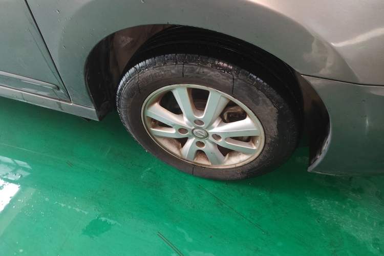 Used Nissan Sylphy 2012 Classic 1.6 XL Automatic Luxury Edition Right Front Wheel Hub