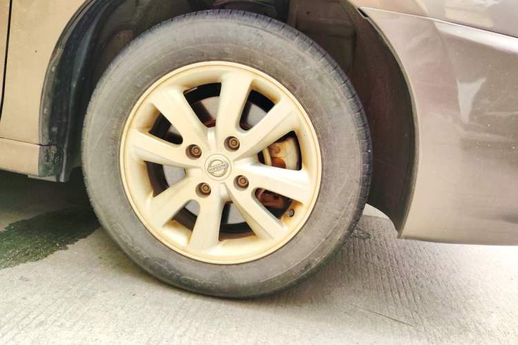 Used Nissan Sylphy 2012 Classic 1.6 XL Automatic Luxury Edition Right Front Wheel Hub