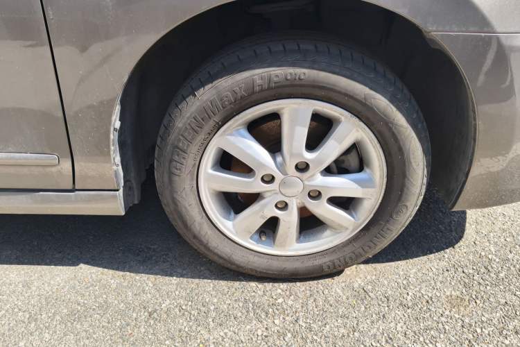 Used Nissan Sylphy 2012 Classic 1.6XE Manual Comfort Edition Right Front Wheel Hub