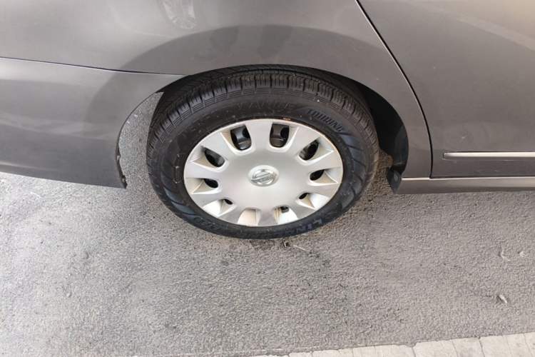 Used Nissan Sylphy 2012 Classic 1.6XE Manual Comfort Edition Right Rear Wheel Hub