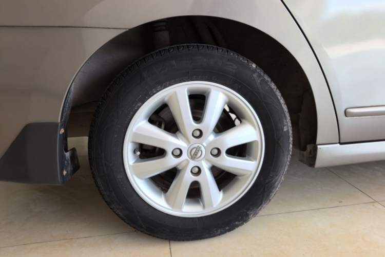 Used Nissan Sylphy 2012 Classic 1.6XE Manual Comfort Edition Right Rear Wheel Hub