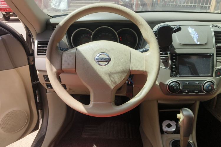 Used Nissan Sylphy 2012 Classic 1.6XE Automatic Comfort Edition Steering Wheel