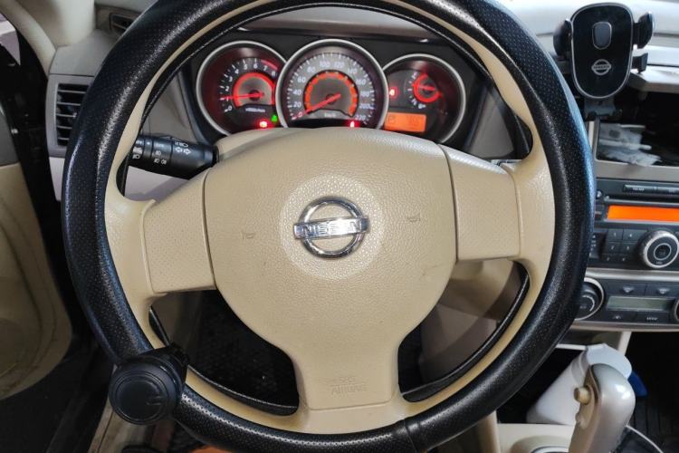 Used Nissan Sylphy 2012 Classic 1.6XE Automatic Comfort Edition Steering Wheel