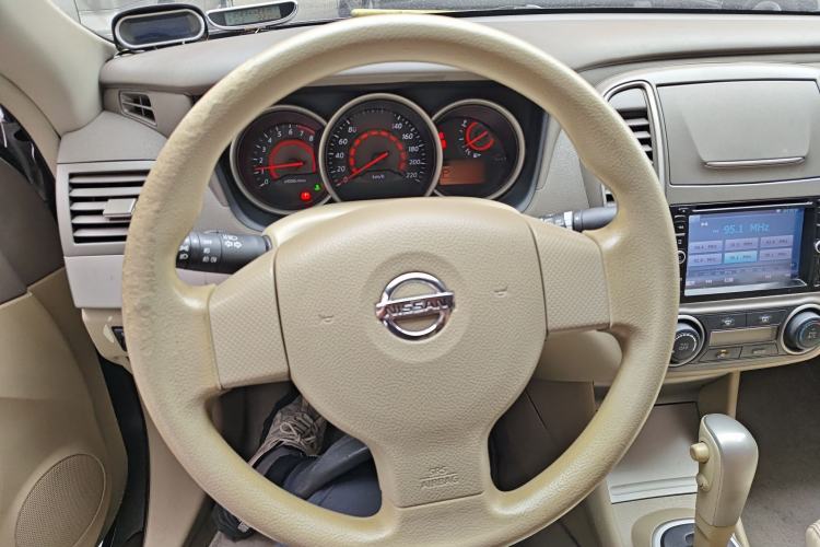 Used Nissan Sylphy 2012 Classic 1.6XE Automatic Comfort Edition Steering Wheel