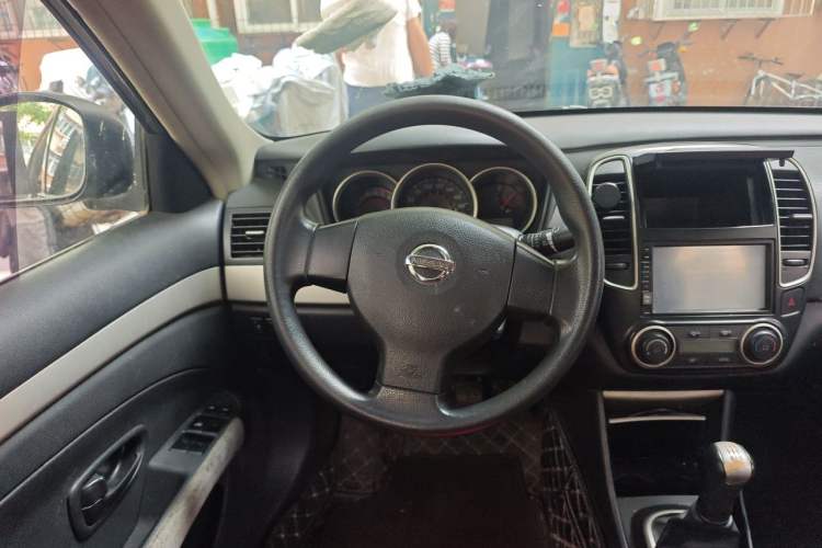 Used Nissan Sylphy 2012 Classic 1.6XE Manual Comfort Edition Steering Wheel