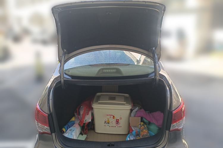 Used Nissan Sylphy 2012 Classic 1.6XE Automatic Comfort Edition Trunk