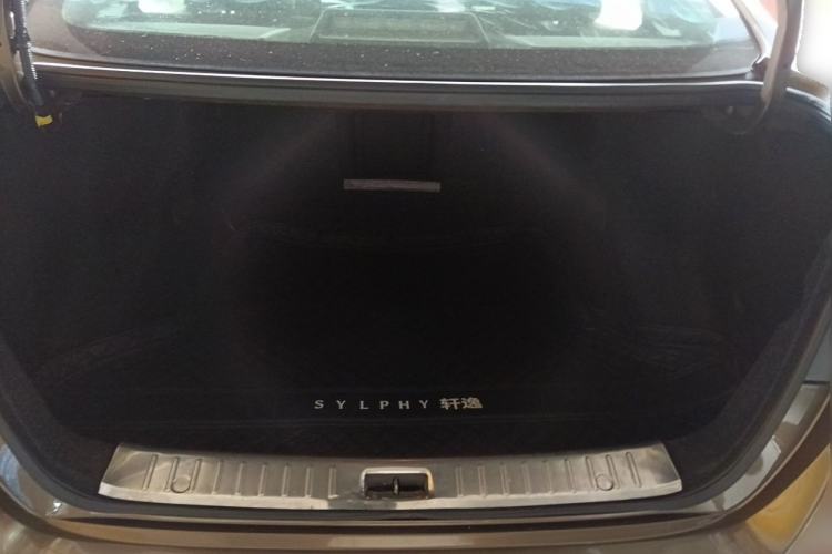 Used Nissan Sylphy 2012 1.8XL CVT Luxury Edition Trunk