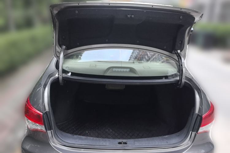 Used Nissan Sylphy 2012 Classic 1.6XE Manual Comfort Edition Trunk