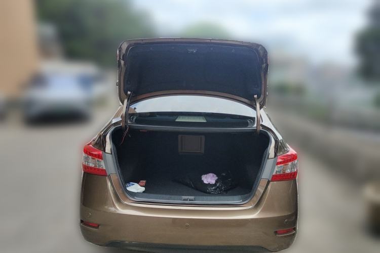 Used Nissan Sylphy 2012 1.6 XL CVT Luxury Edition Trunk