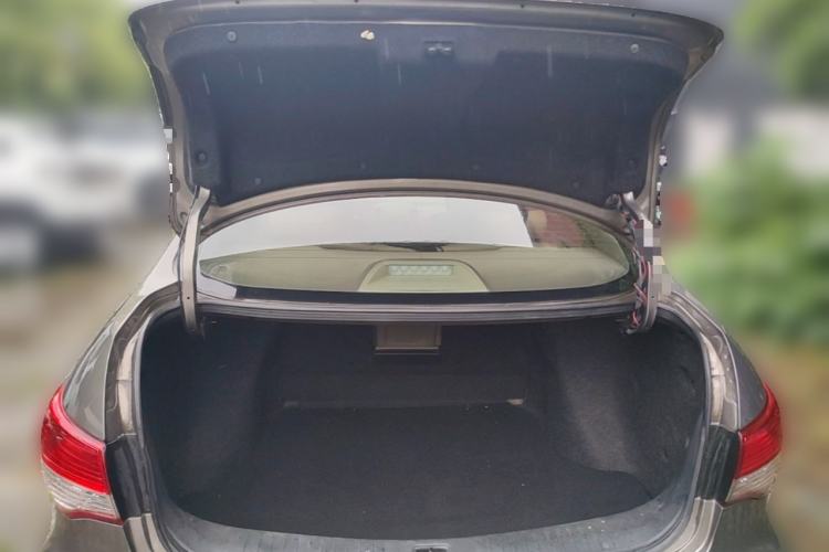 Used Nissan Sylphy 2012 Classic 1.6XE Manual Comfort Edition Trunk