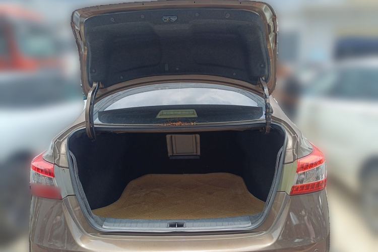 Used Nissan Sylphy 2012 1.6 XL CVT Luxury Edition Trunk