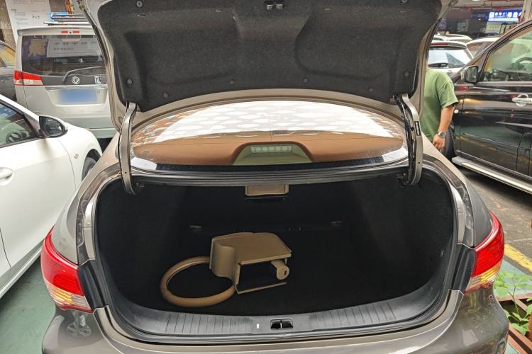 Used Nissan Sylphy 2012 Classic 1.6XE Automatic Comfort Edition Trunk