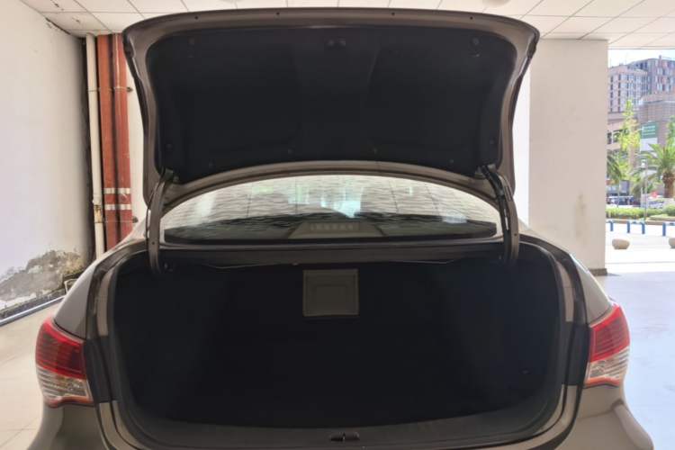 Used Nissan Sylphy 2012 Classic 1.6XE Manual Comfort Edition Trunk