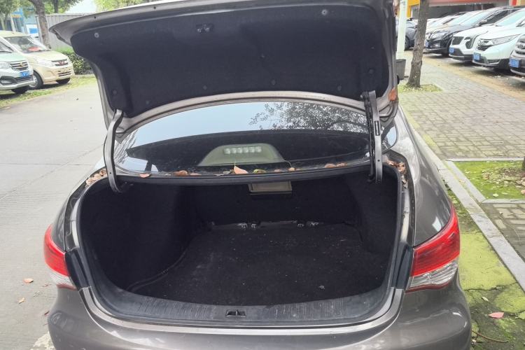 Used Nissan Sylphy 2012 Classic 1.6XL Manual Luxury Edition Trunk