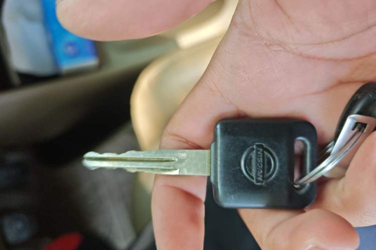 Used Nissan Sylphy 2012 Classic 1.6XE Manual Comfort Edition Vehicle Key
