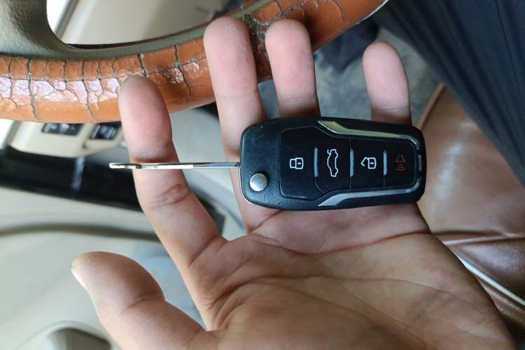 Used Nissan Sylphy 2012 Classic 1.6XE Manual Comfort Edition Vehicle Key