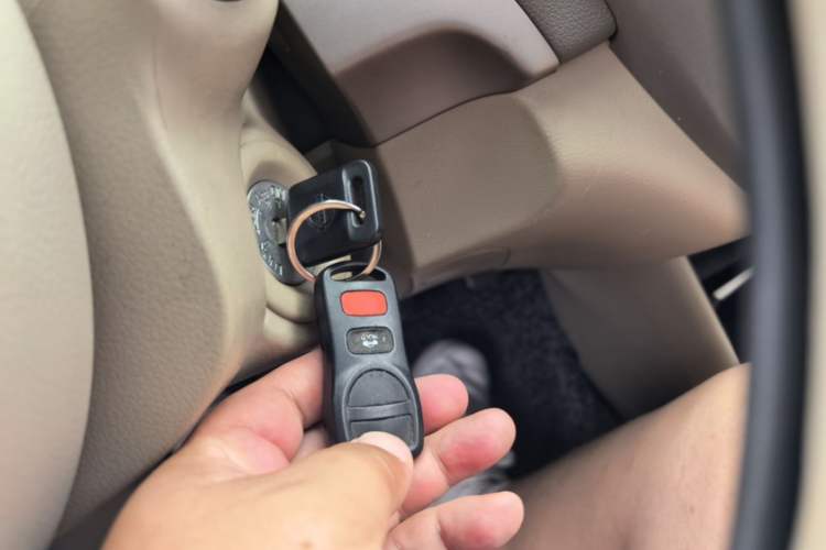 Used Nissan Sylphy 2012 Classic 1.6XE Manual Comfort Edition Vehicle Key