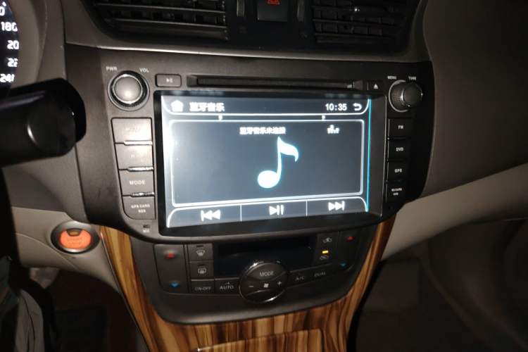 Used Nissan Sylphy 2014 1.6XV CVT Deluxe Edition Audio And AC Panel
