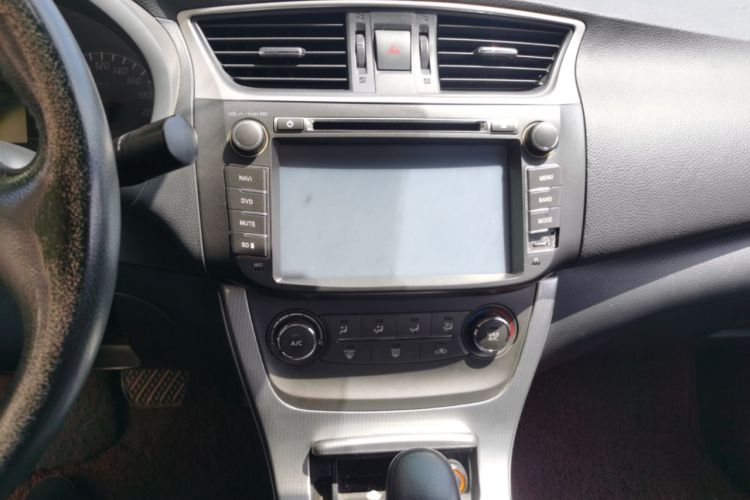 Used Nissan Sylphy 2014 1.6XV CVT Deluxe Edition Audio And AC Panel