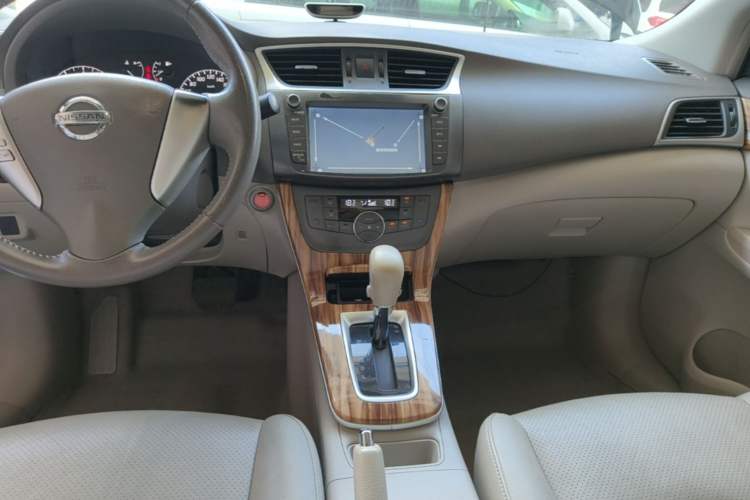 Used Nissan Sylphy 2014 1.6XV CVT Deluxe Edition Audio And AC Panel