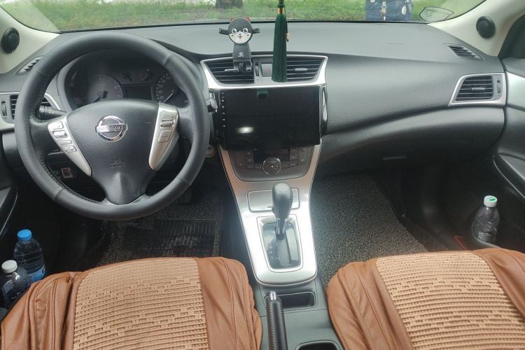 Used Nissan Sylphy 2014 1.6XV CVT Deluxe Edition Center Console