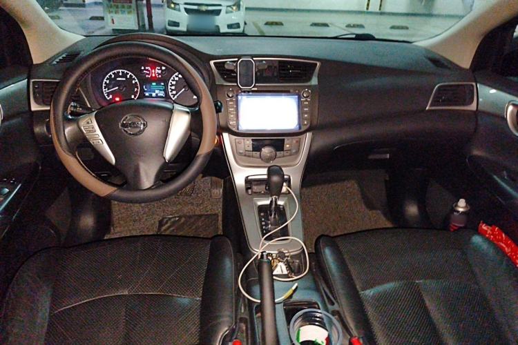 Used Nissan Sylphy 2014 1.6XV CVT Deluxe Edition Center Console