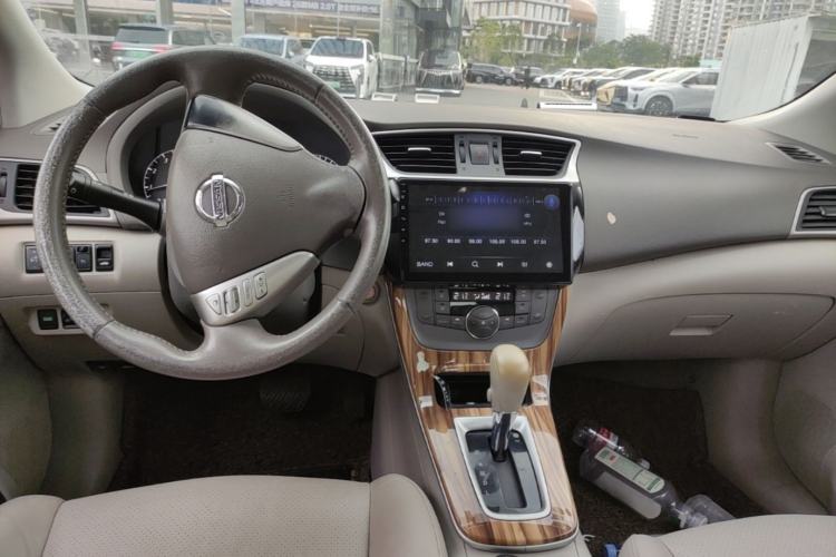 Used Nissan Sylphy 2014 1.6XV CVT Deluxe Edition Center Console